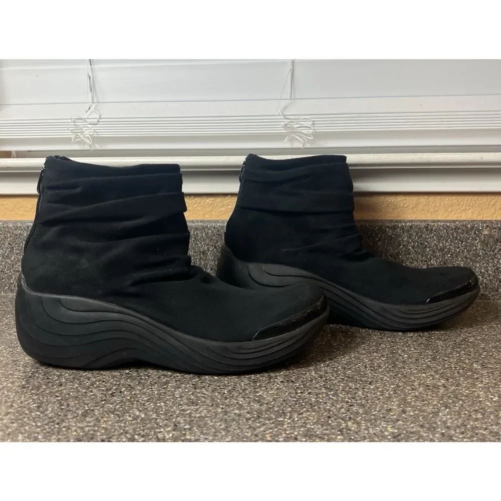 Bzees Womens Size 11 M Comfort Casual Booties Black Fabric Boots Platform Zip Up
